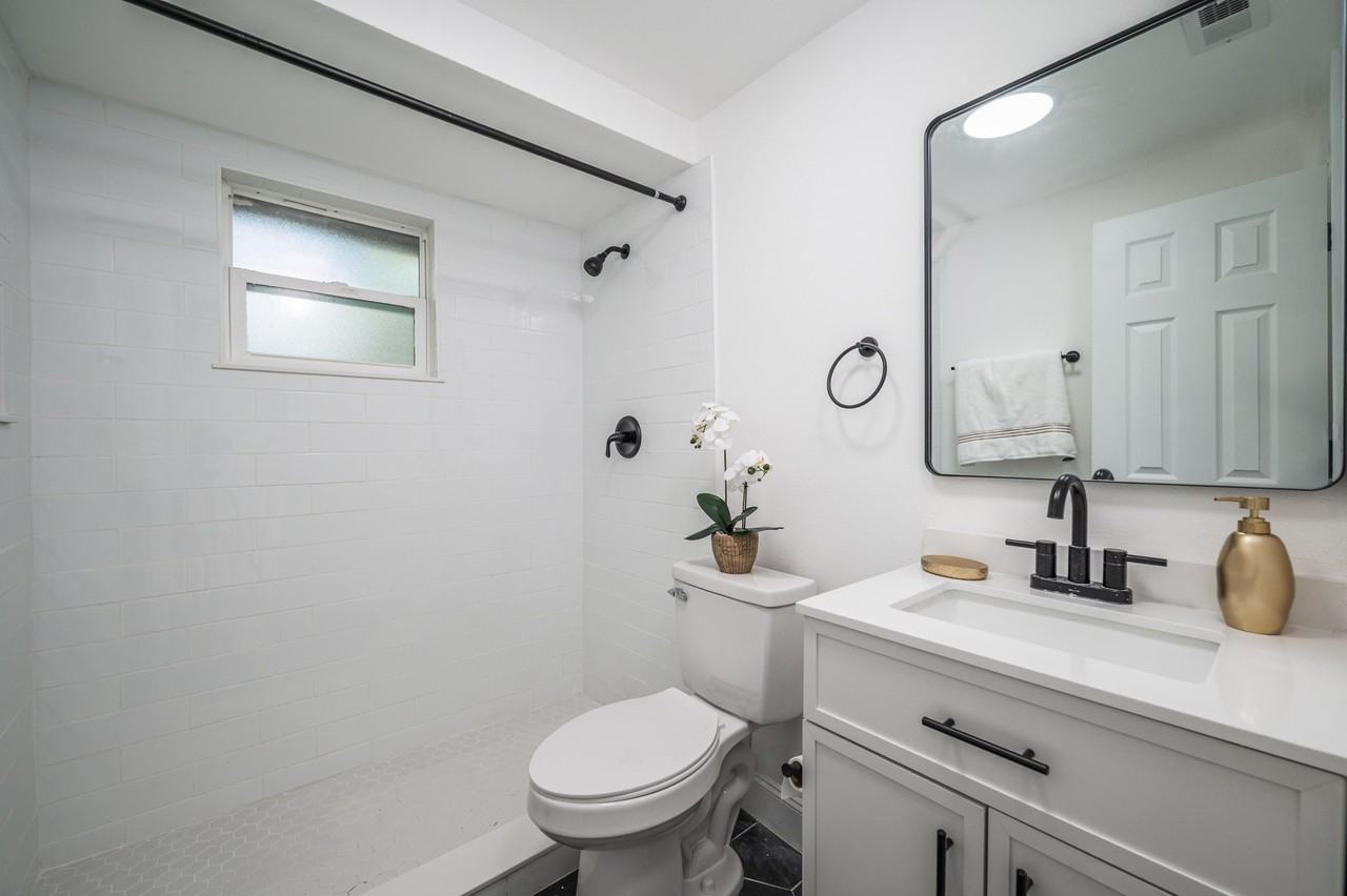 1016 7th St E - Photo 6 of 20