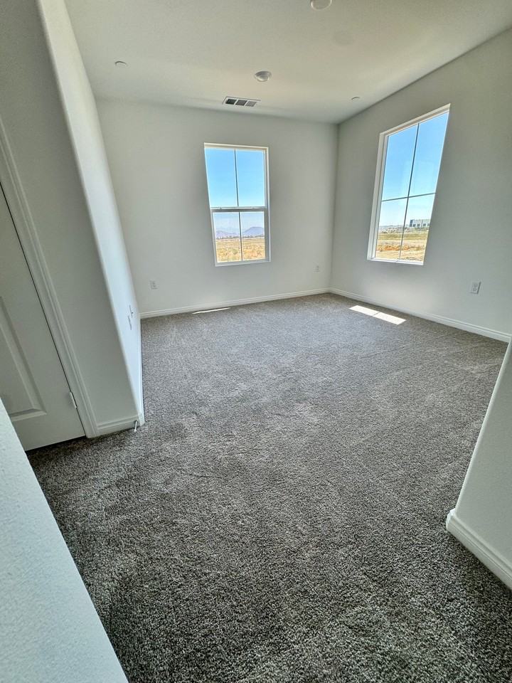 1313 Yeager Ave - Photo 7 of 11