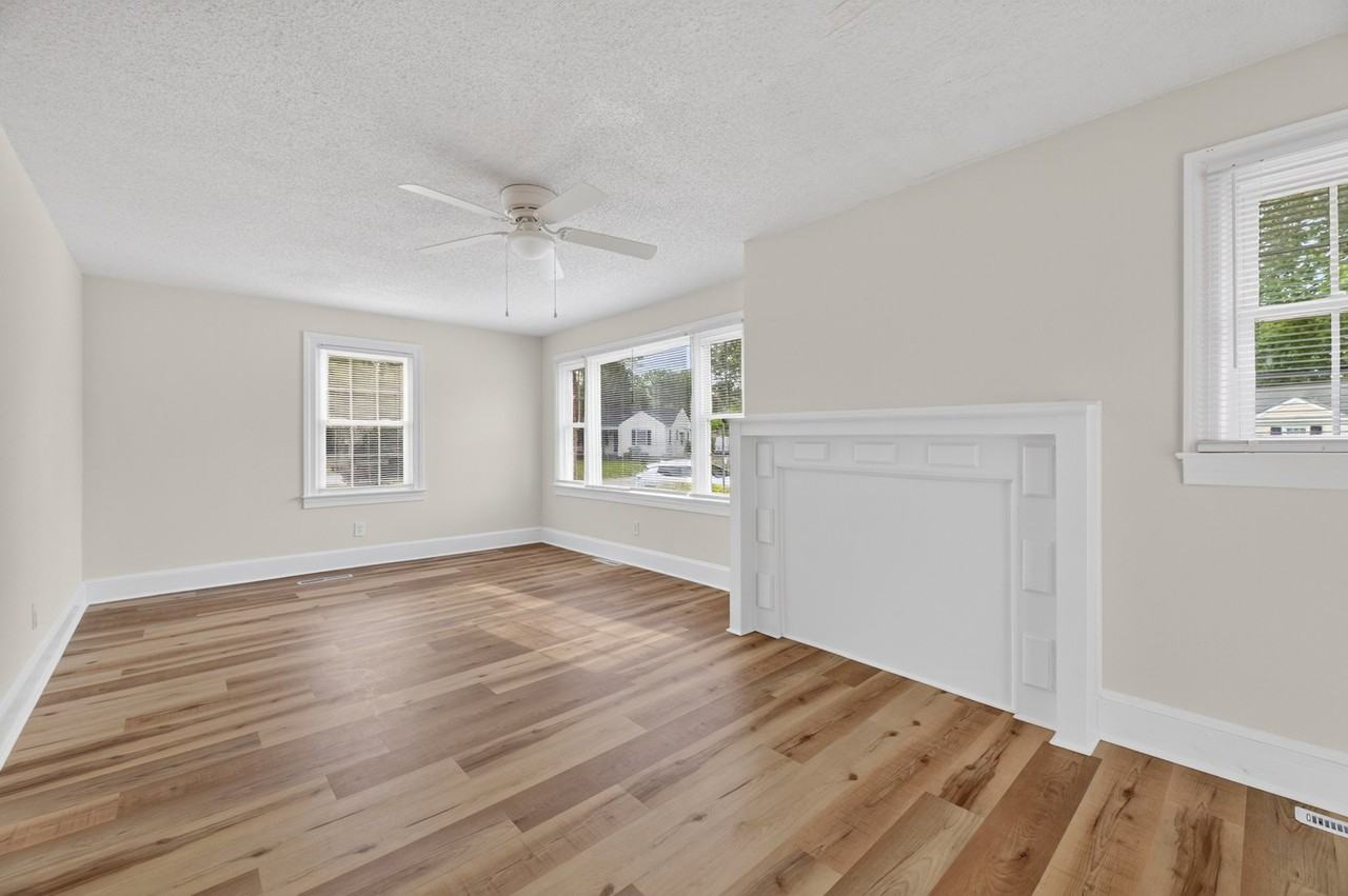 2813 Jackson Dr - Photo 3 of 32