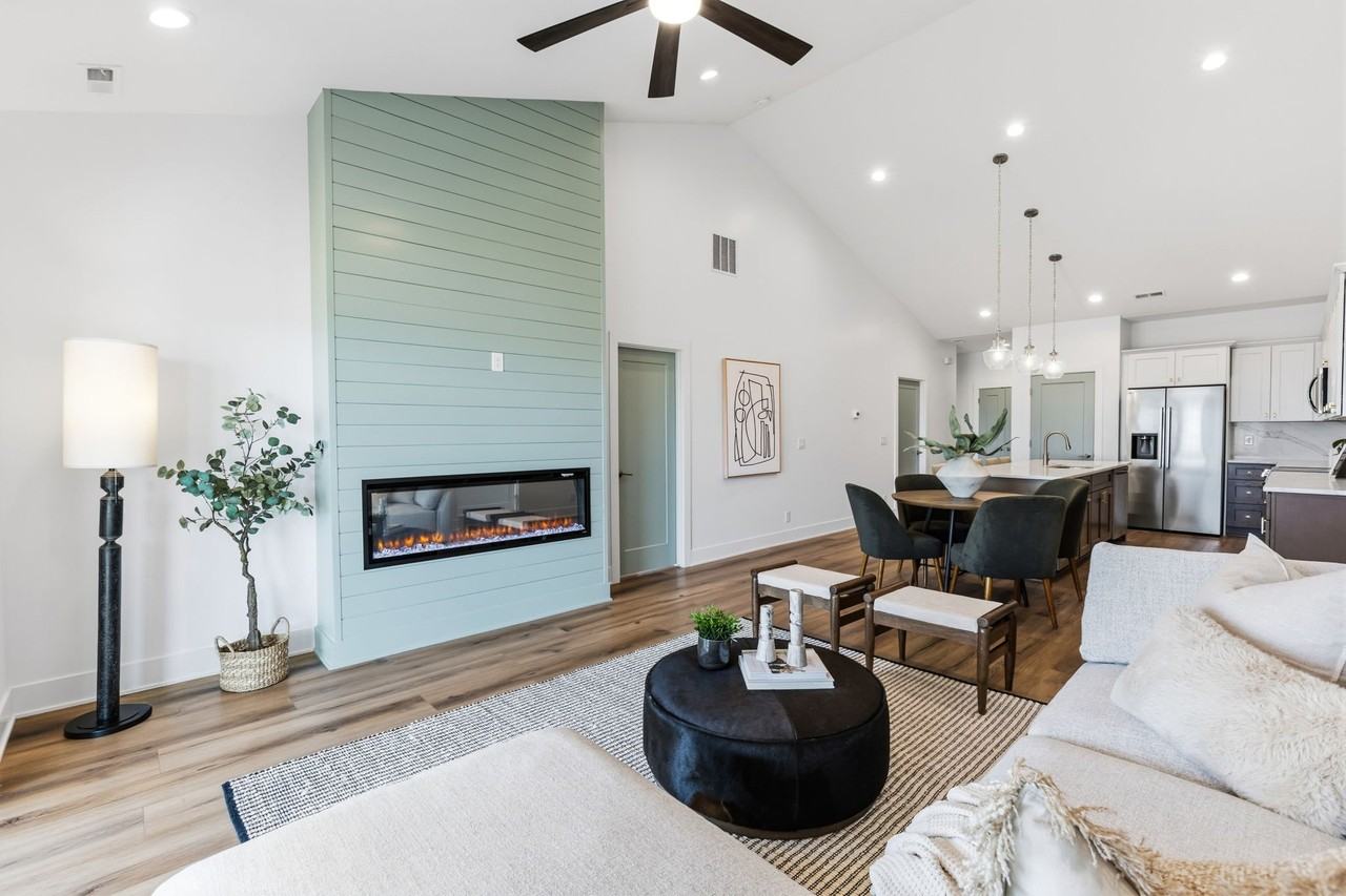 27505 Heron St - Photo 4 of 18