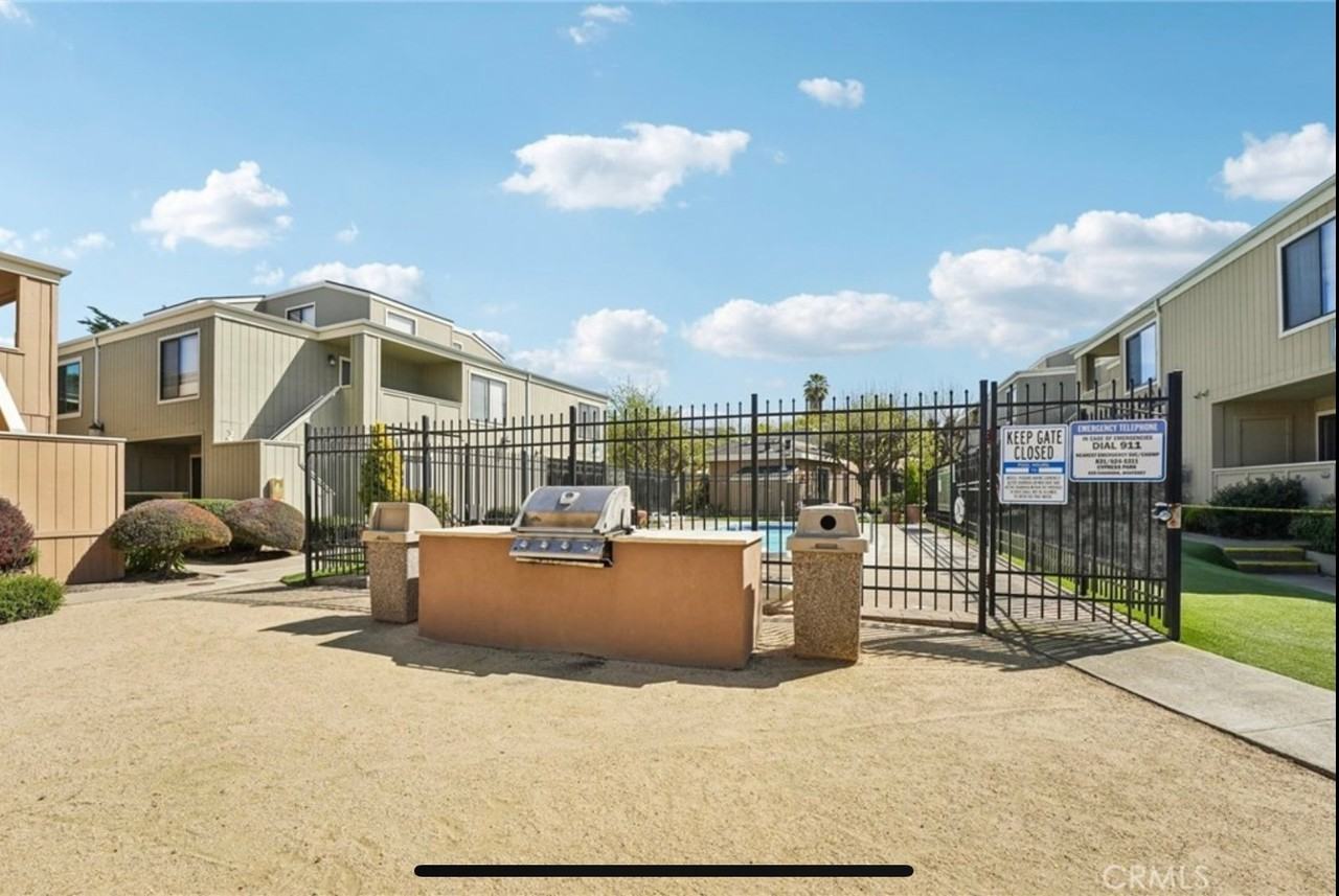 820 Casanova Ave - Photo 4 of 16