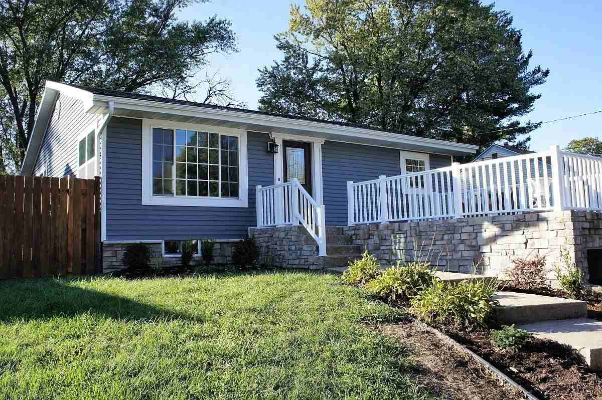 4213 Riverview Dr - Photo 2 of 16