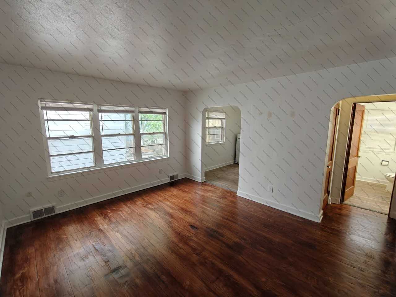 417 W 14th St #2 - Photo 3 of 6