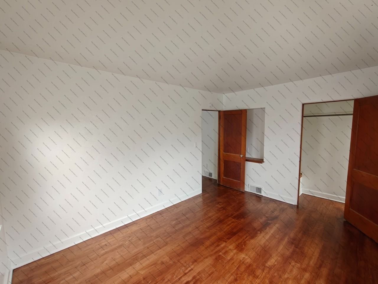 417 W 14th St #2 - Photo 4 of 6