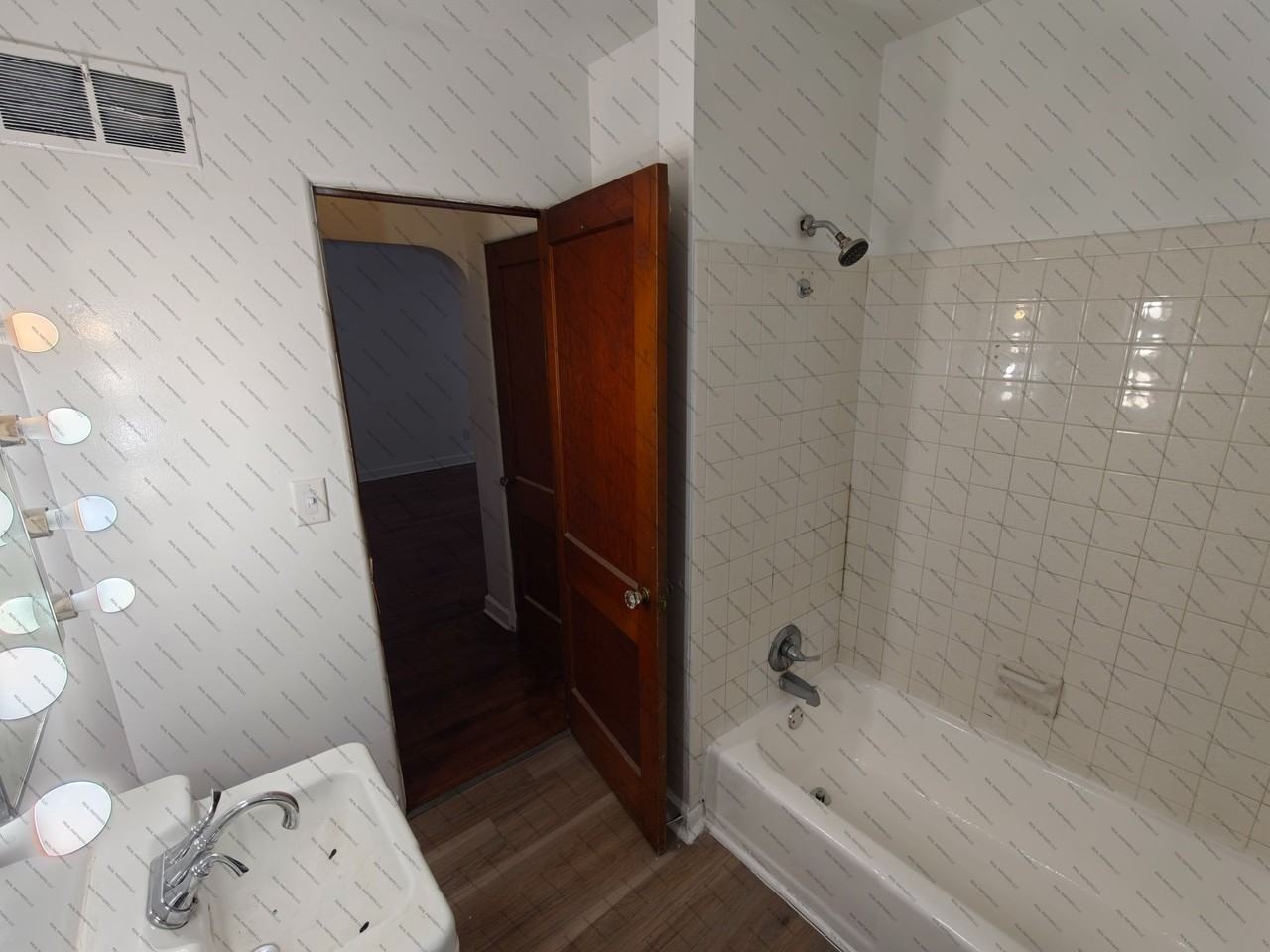 417 W 14th St #2 - Photo 5 of 6