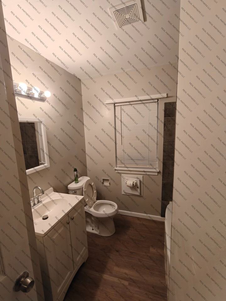 417 W 14th St #4 - Photo 4 of 6
