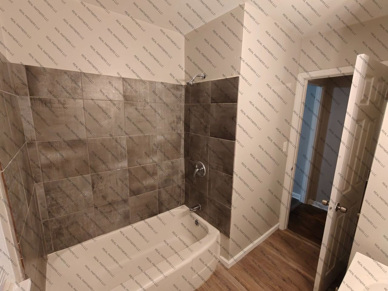 417 W 14th St #4 - Photo 5 of 6