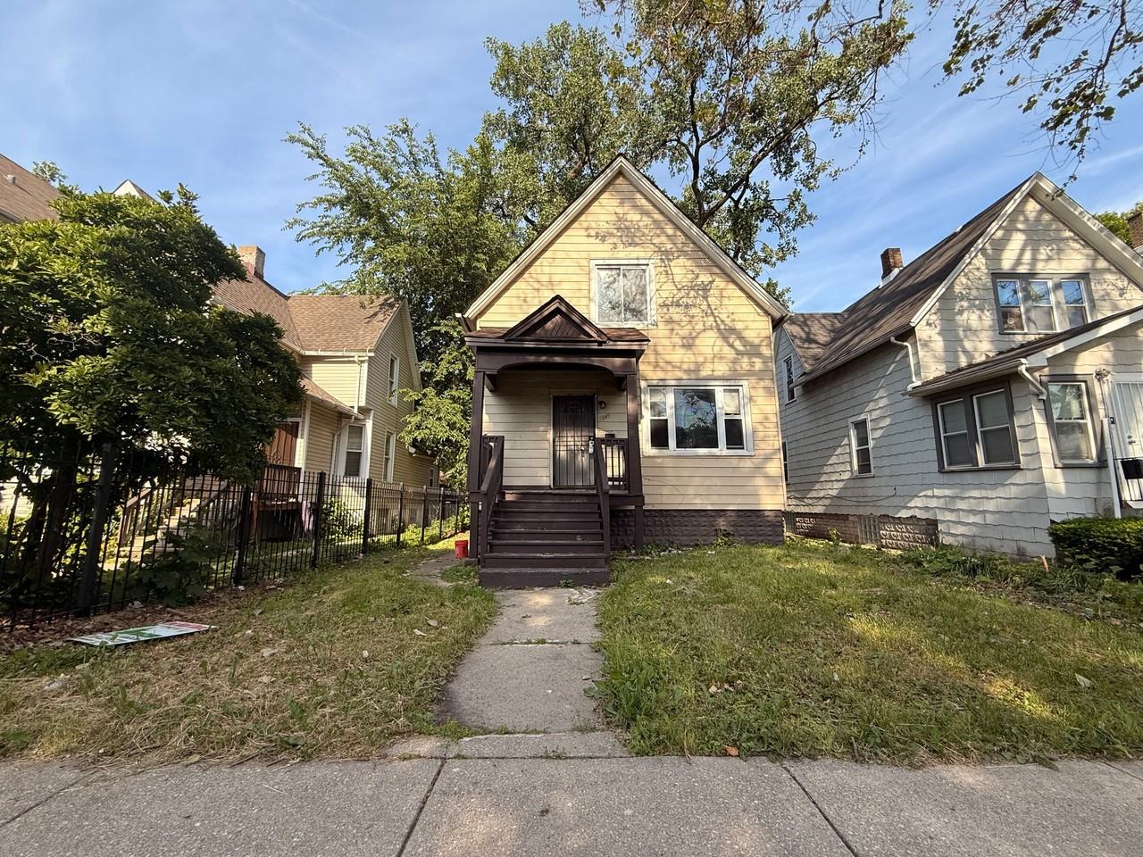 8849 S Wallace St - Photo 2 of 8