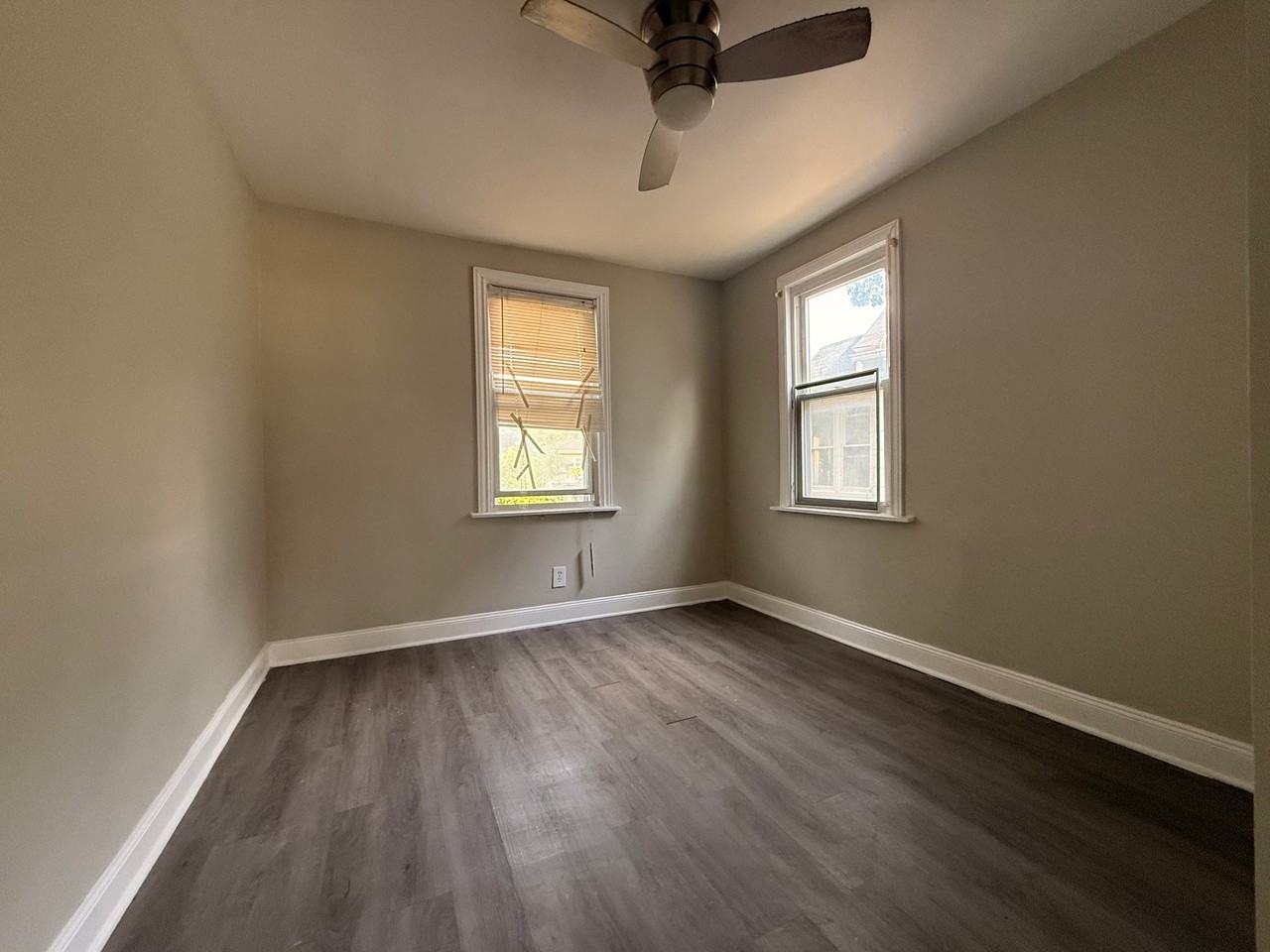 8849 S Wallace St - Photo 5 of 8