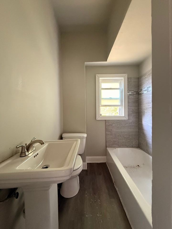 8849 S Wallace St - Photo 7 of 8