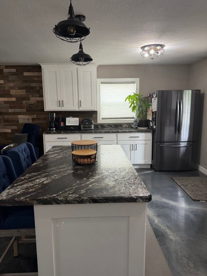 4424 Benton St Ne - Photo 3 of 17