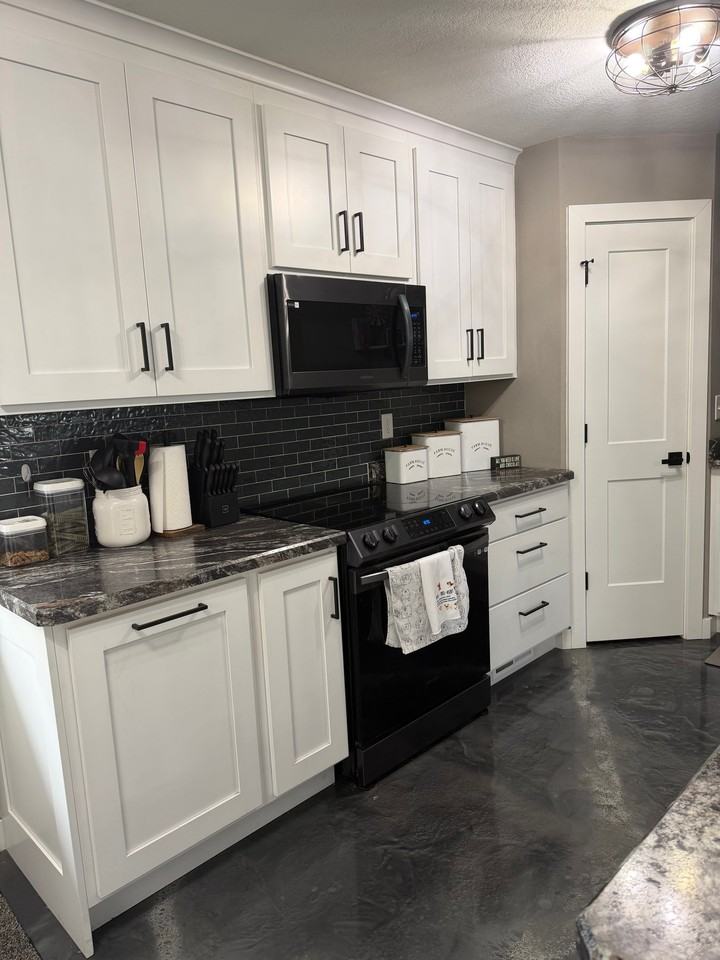 4424 Benton St Ne - Photo 4 of 17