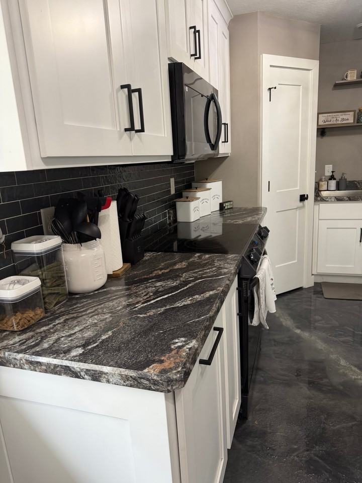 4424 Benton St Ne - Photo 5 of 17