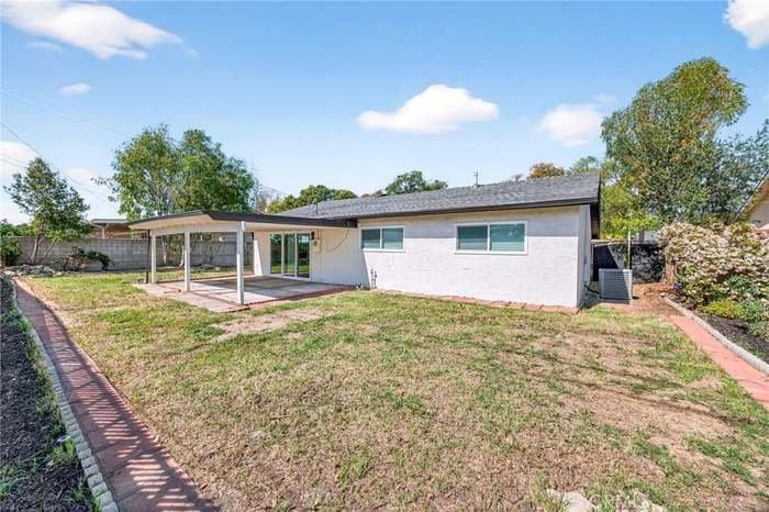 1420 Felicita Ct - Photo 7 of 29