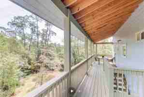 featured image of 589 Benard St #A