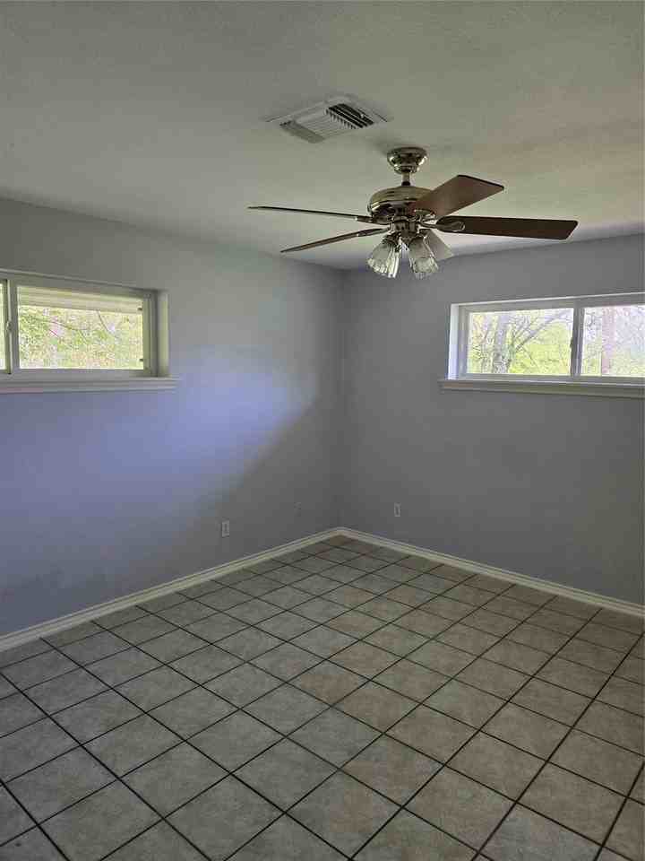 9192 Cowan Rd - Photo 6 of 12