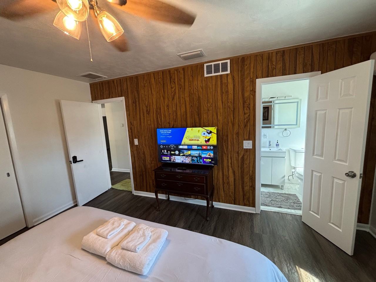 1215 S Keene Rd - Photo 2 of 10