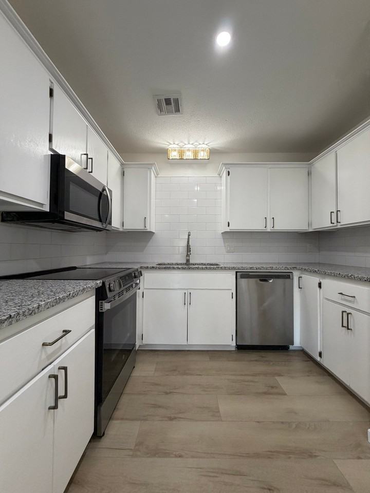 4209 Willowisp Dr #4209 - Photo 4 of 12