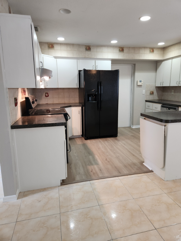 603 Powell St - Photo 4 of 20