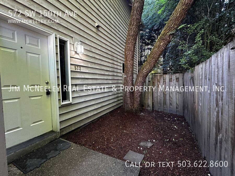 572 Sw 150th Ave - Photo 3 of 36