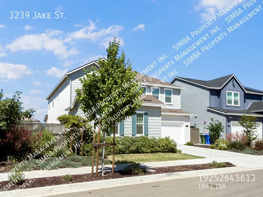 3239 Jake St - Photo 3 of 16