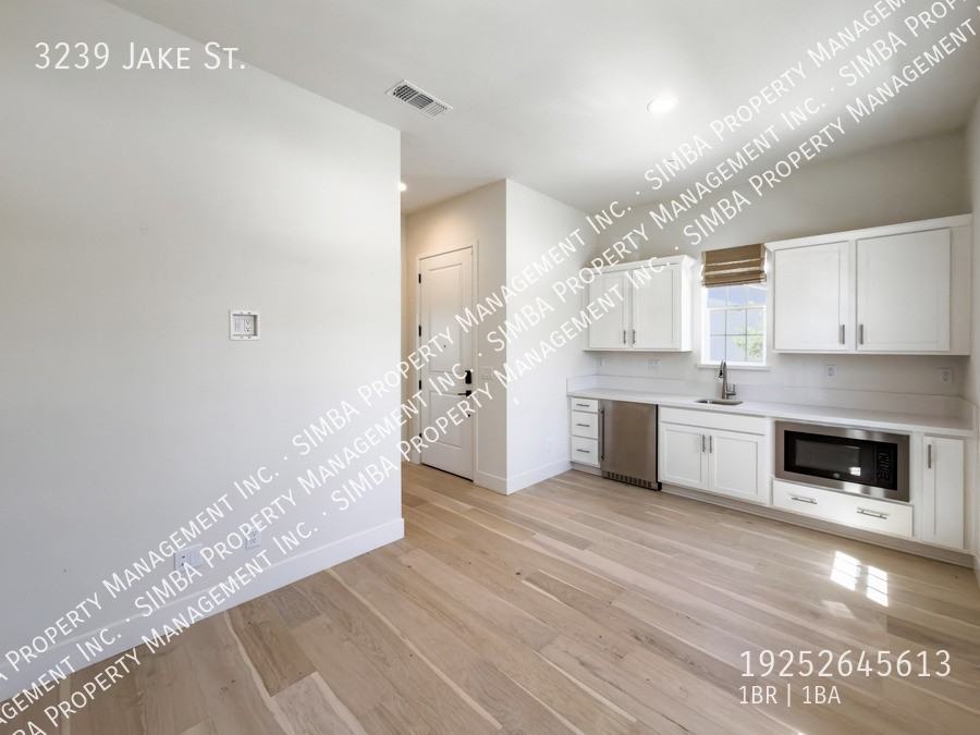 3239 Jake St - Photo 5 of 16