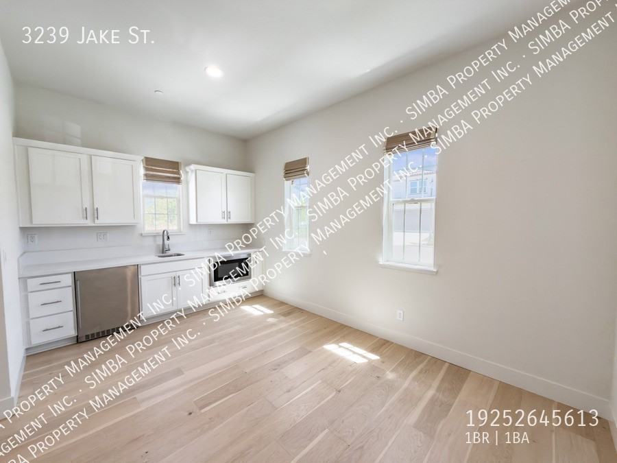 3239 Jake St - Photo 6 of 16