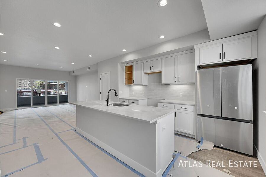 872 Thurston Hts - Photo 6 of 17