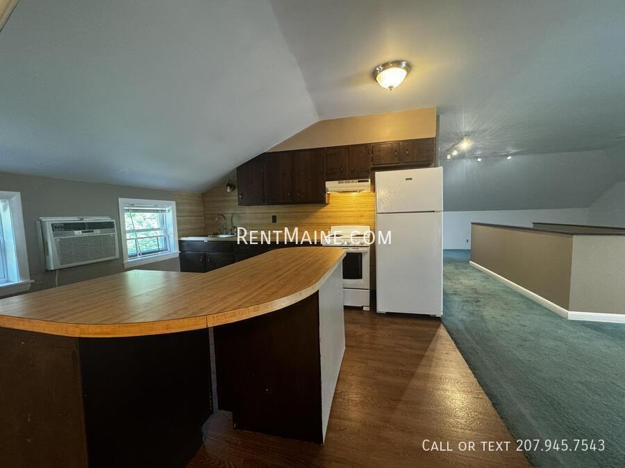 28 Lawrence Ave #6 - Photo 2 of 11