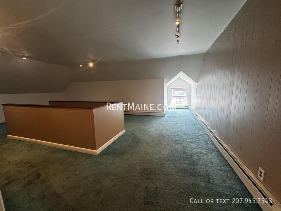 28 Lawrence Ave #6 - Photo 3 of 11