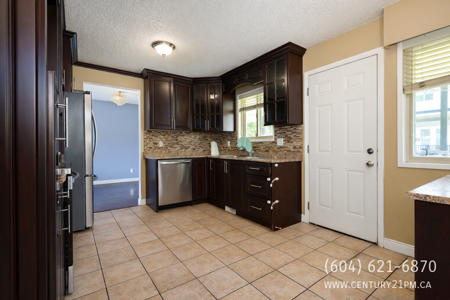 2114 Bakerview St - Photo 6 of 26