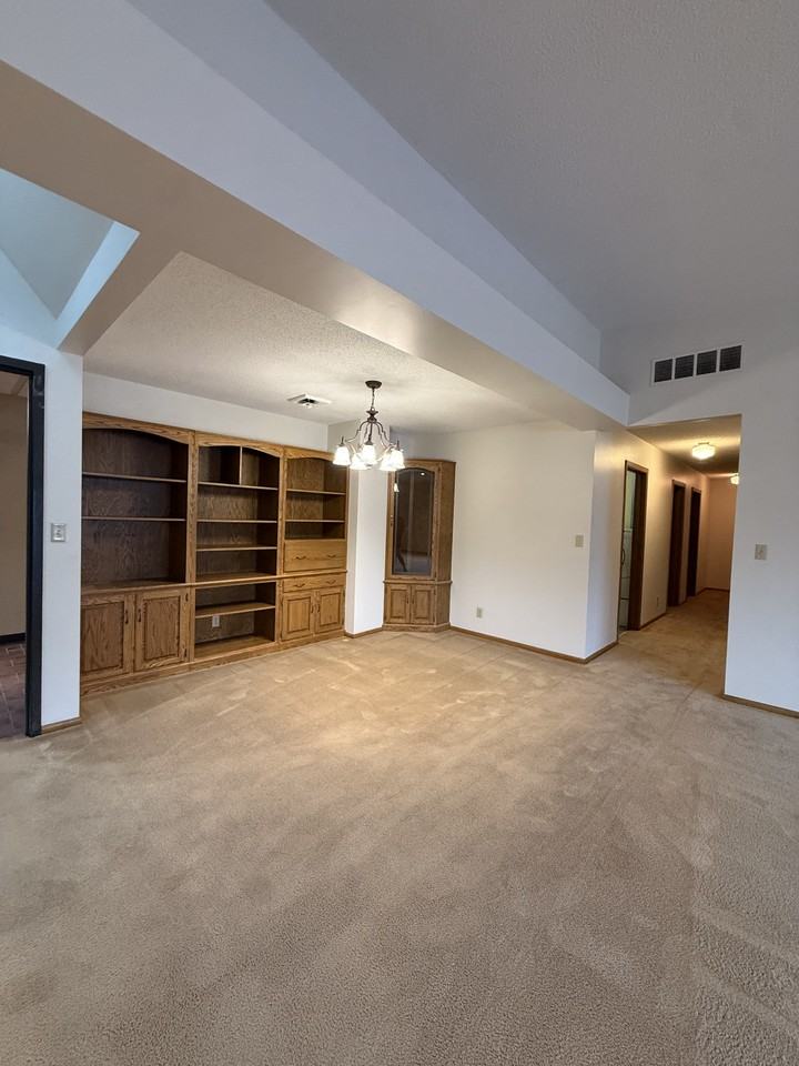 314 5th St Sw #1 - Photo 2 of 4