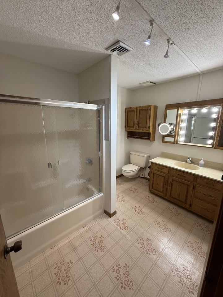314 5th St Sw #1 - Photo 4 of 4