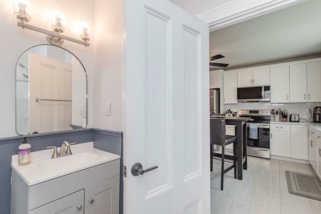 37 Rockland St #1 - Photo 5 of 15