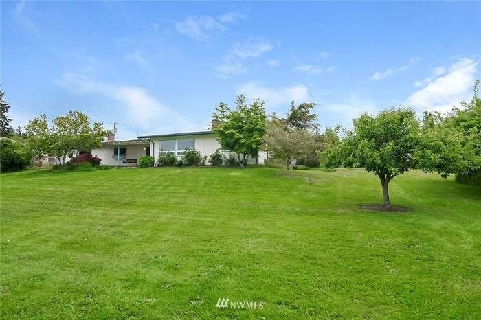 1663 Nw Gillespie Way #NA - Photo 5 of 19
