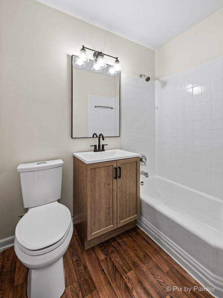 327 E Lake St #327 - Photo 7 of 10