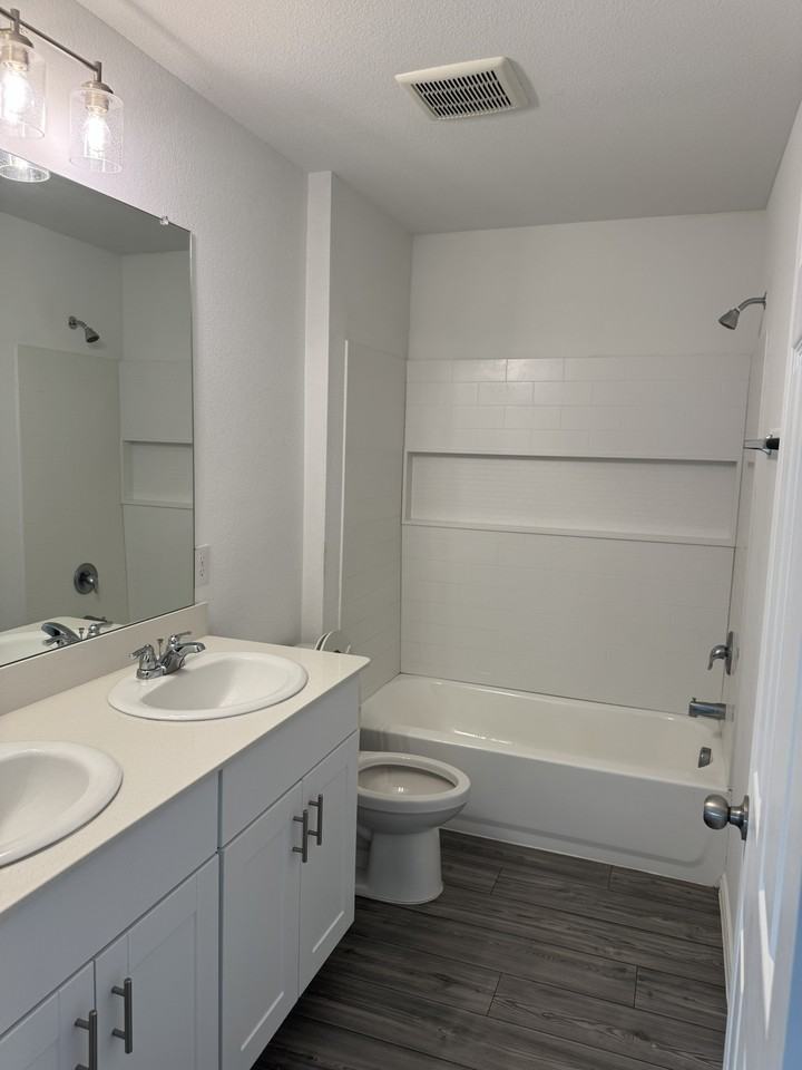 528 Lake Erie Dr #NA - Photo 5 of 10