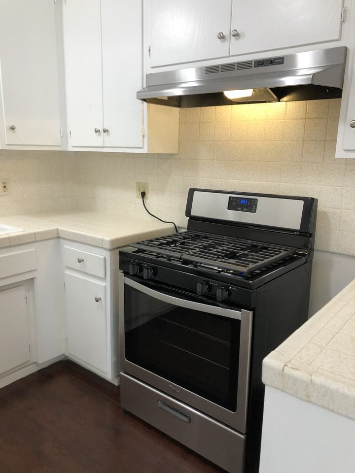 936 W Huntington Dr #H - Photo 4 of 15