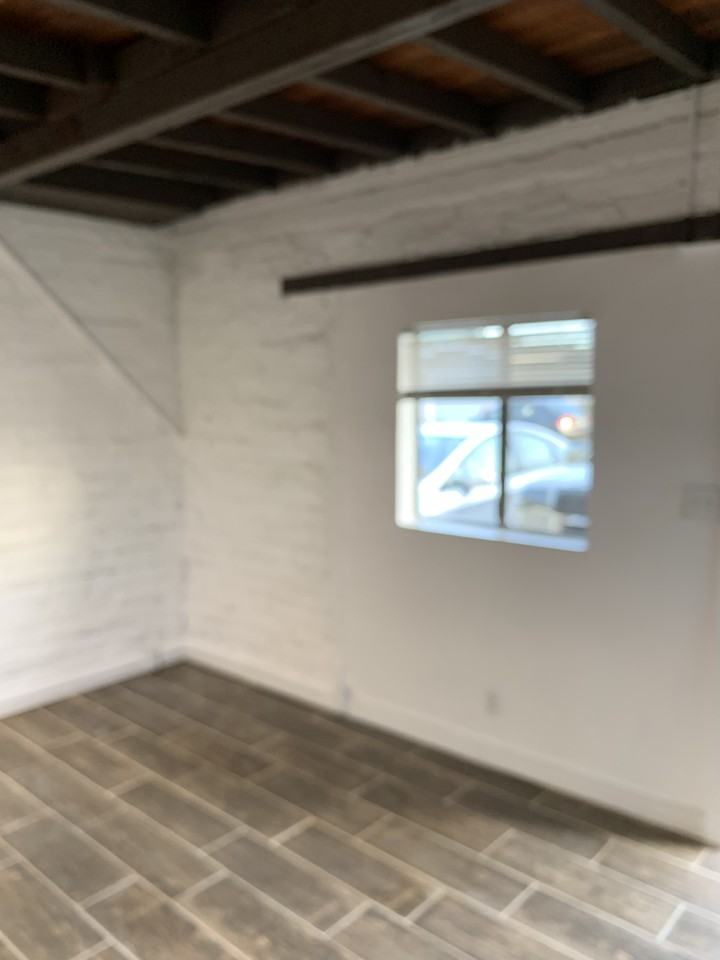 222 Santa Cruz Ave #17 - Photo 3 of 9