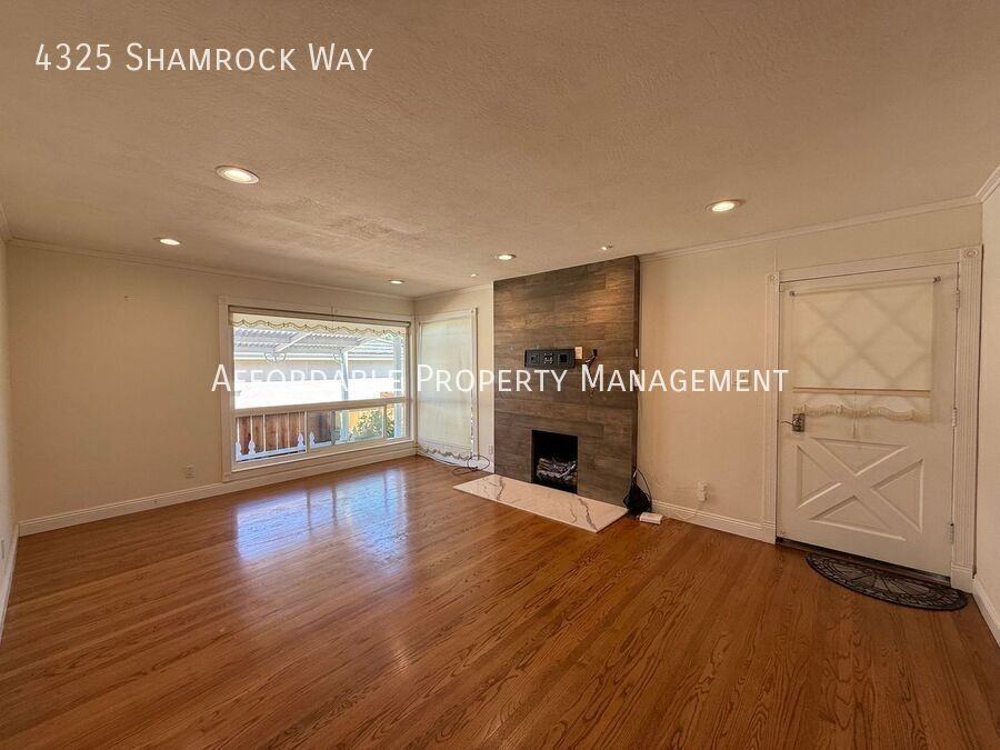 4325 Shamrock Way - Photo 3 of 25