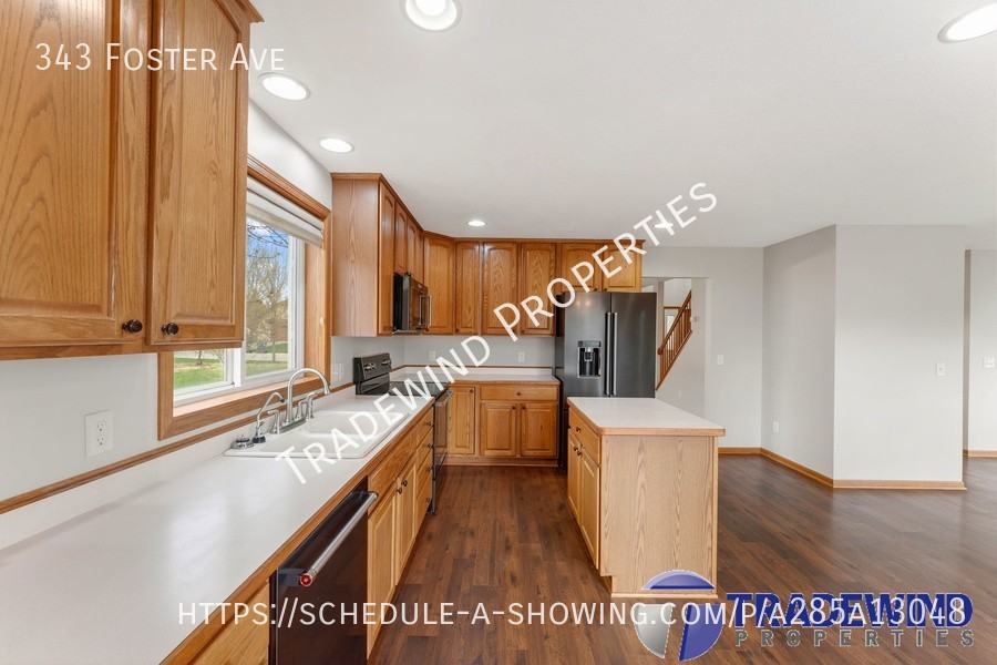 343 Foster Ave - Photo 4 of 50