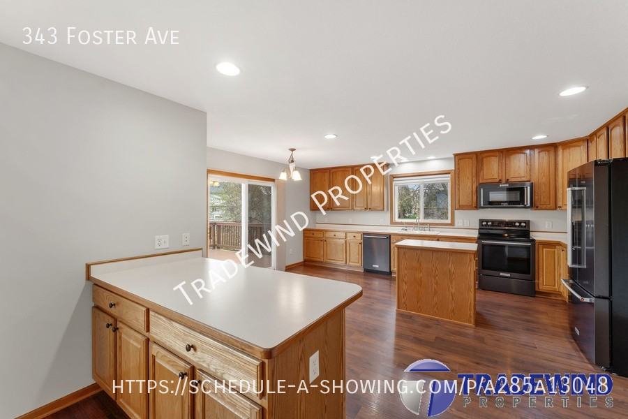 343 Foster Ave - Photo 5 of 50