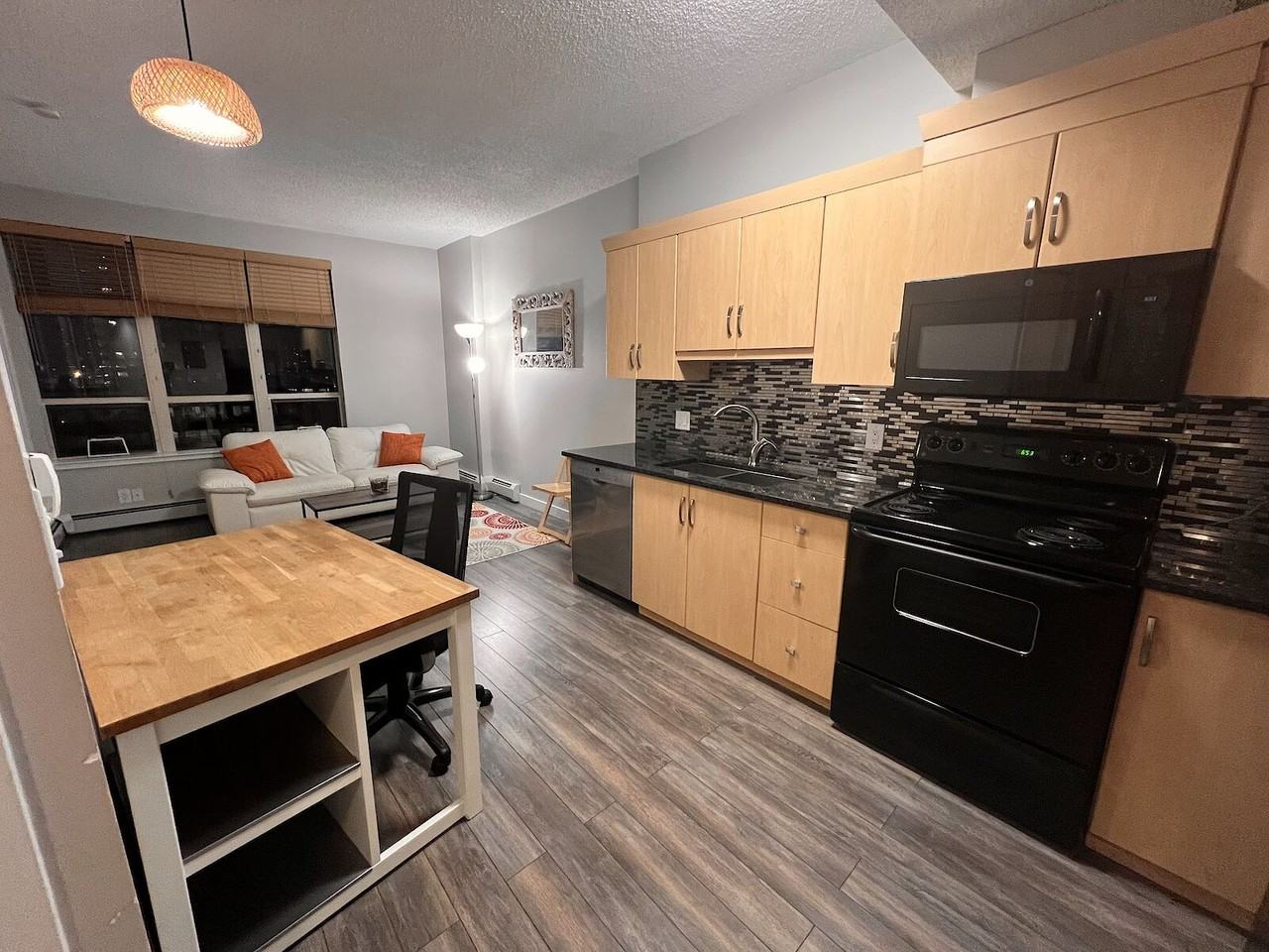 1053, 10th ST SW - Photo 7 of 22