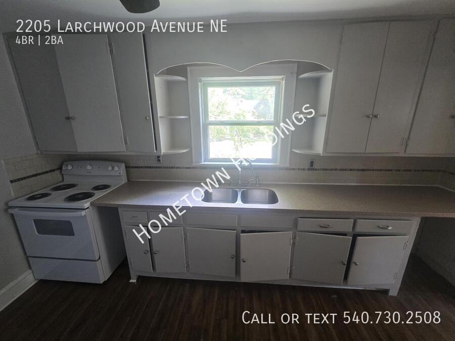 2205 Larchwood St Ne - Photo 5 of 15