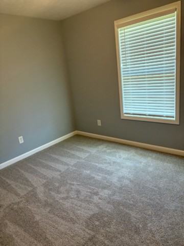 598 Clear Cir - Photo 4 of 7