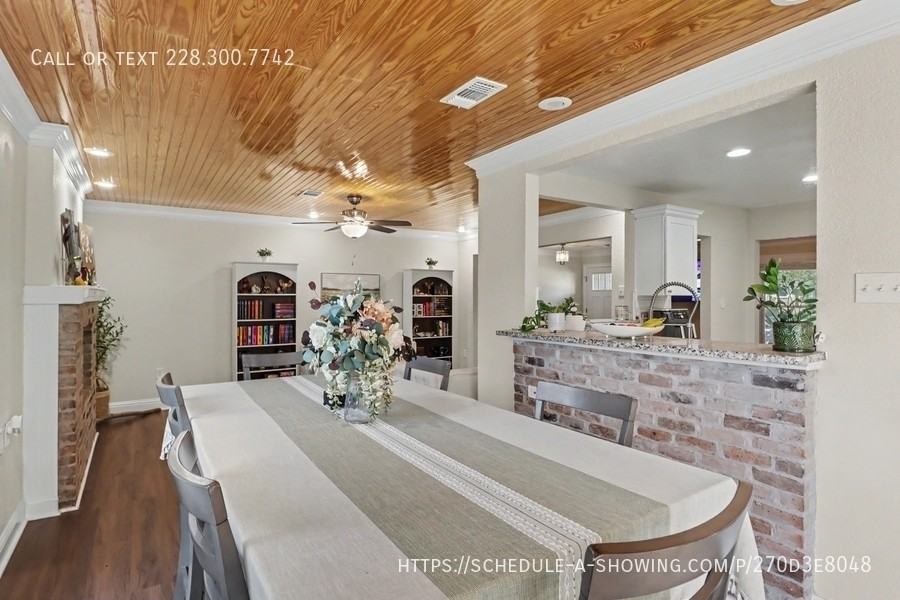 412 Woodland Park Dr - Photo 4 of 26