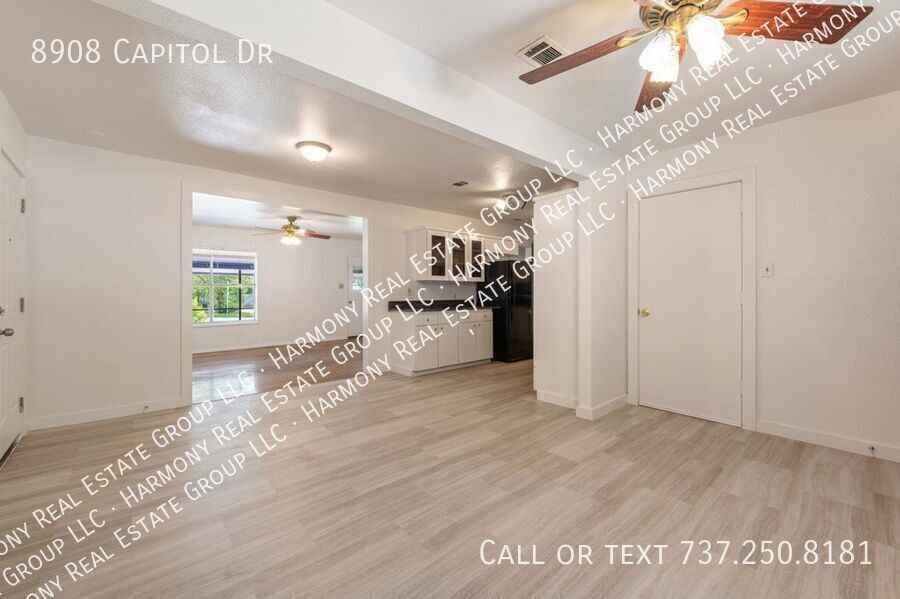 8908 Capitol Dr - Photo 5 of 17