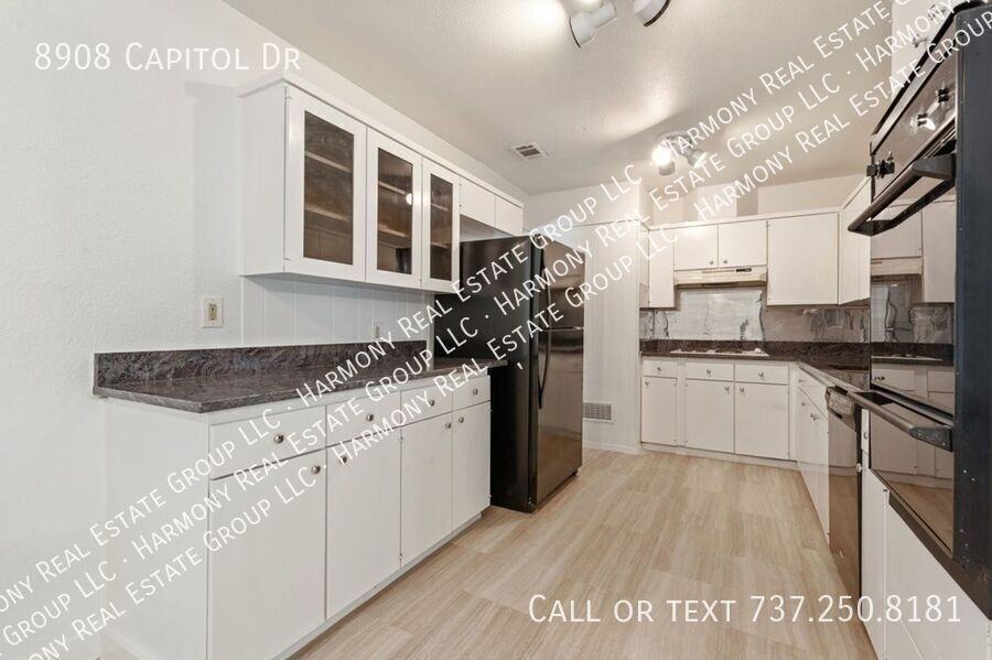 8908 Capitol Dr - Photo 6 of 17