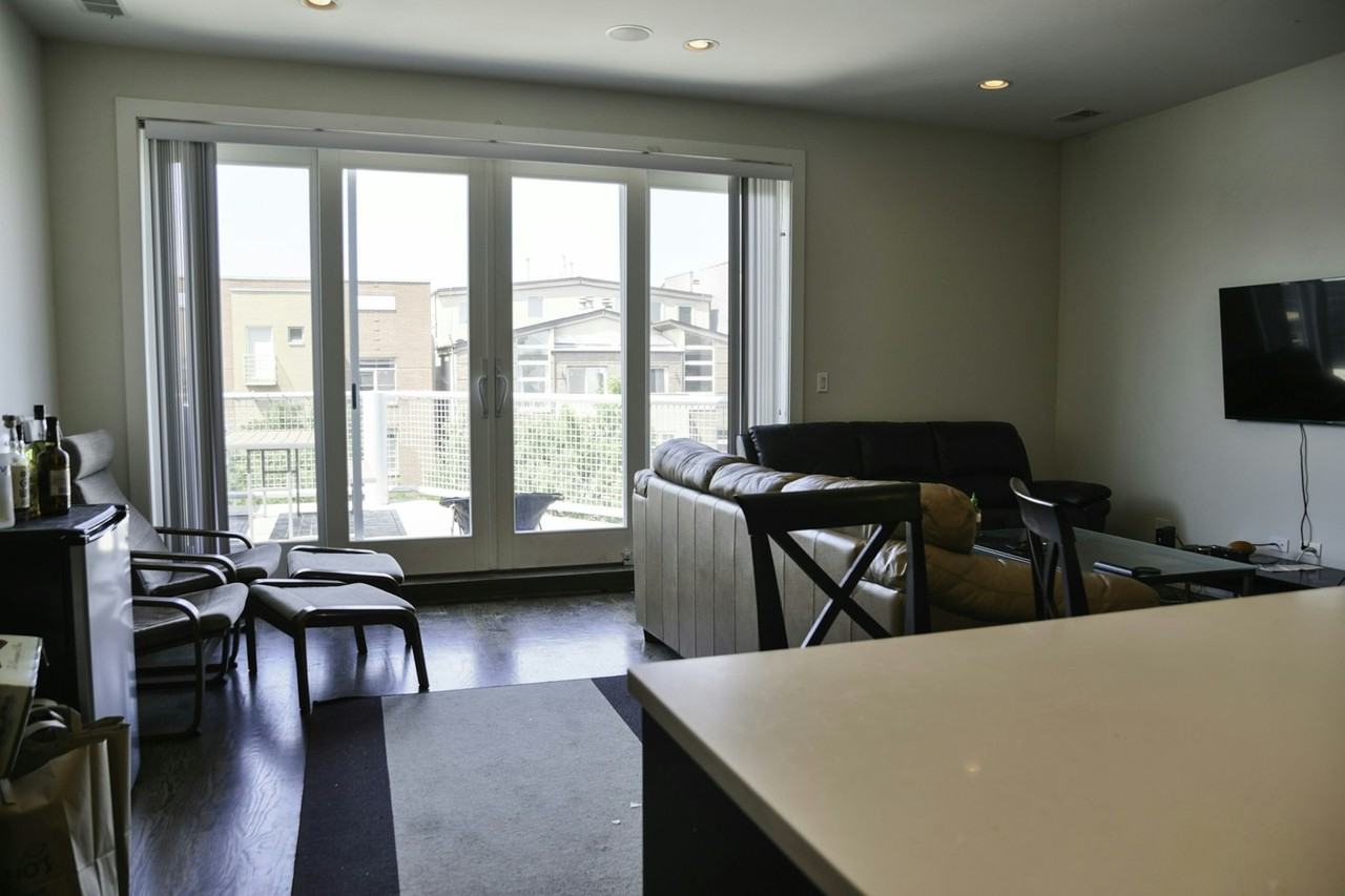 2127 West Division Street, Unit 1 - Photo 4 of 11