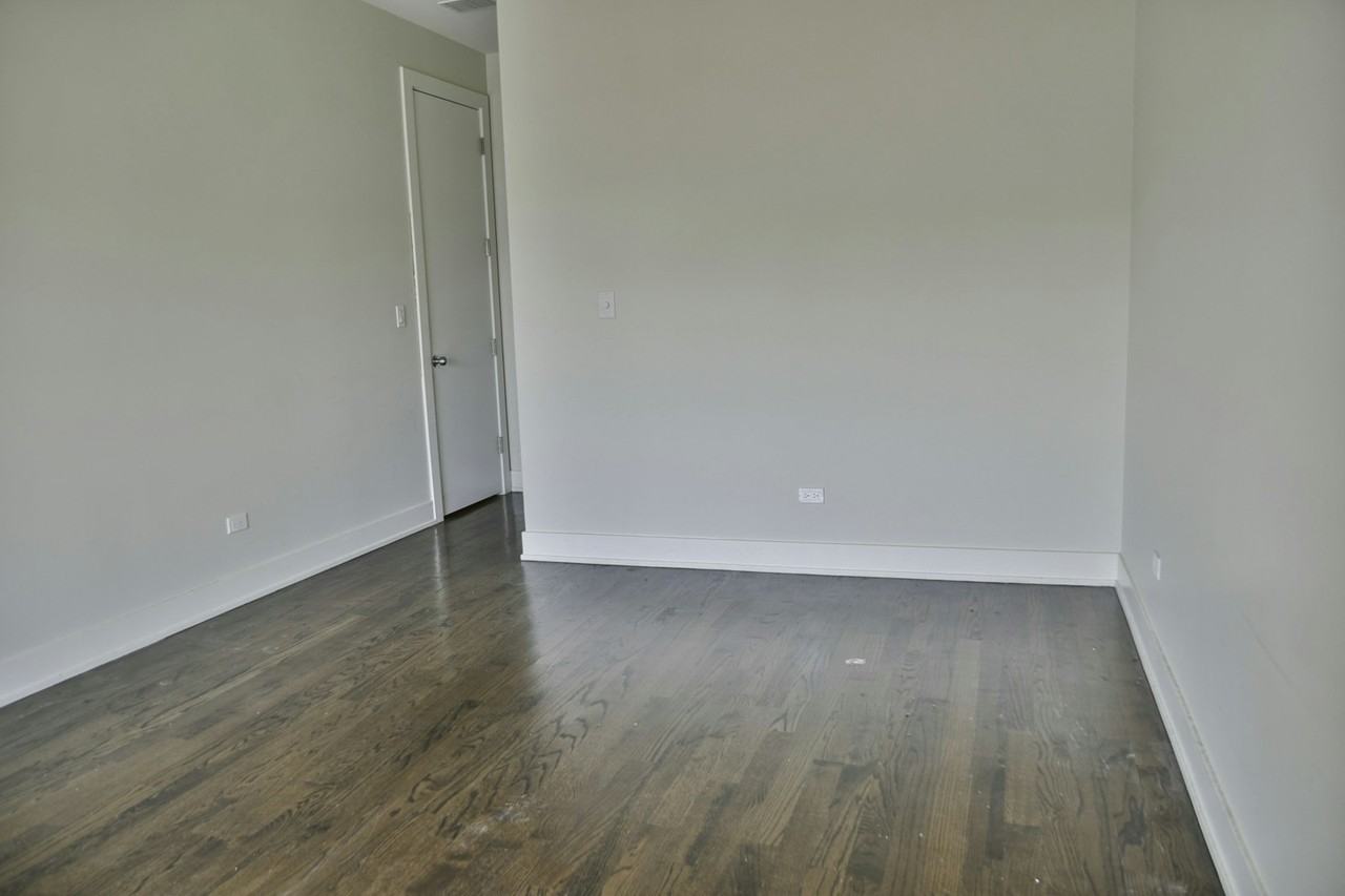 2127 West Division Street, Unit 1 - Photo 5 of 11